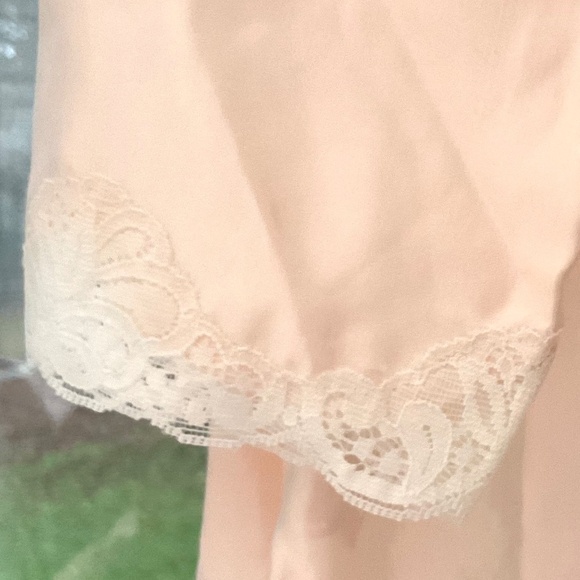 Vintage Peach Barbizon Cottage Core Satin Gown with Lace Trim Sz Small Petite - Picture 10 of 16